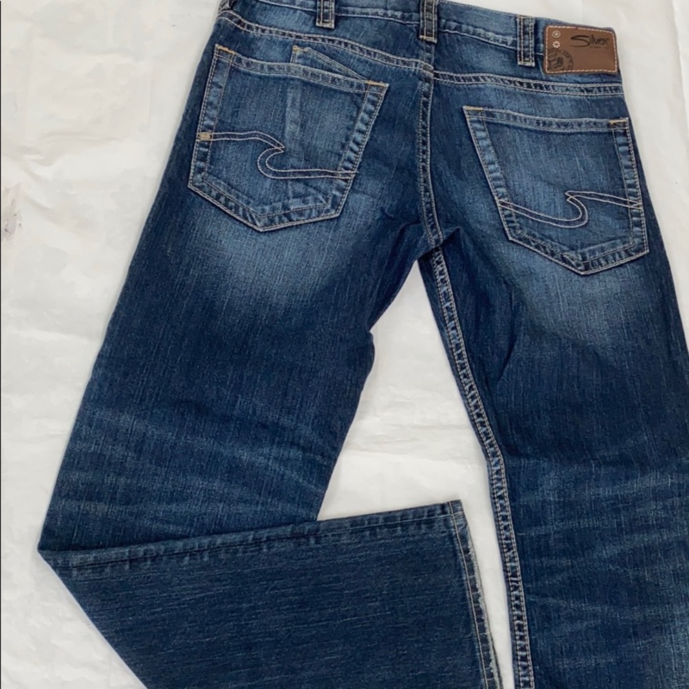 NWOT Buckle Silver ZAC denim jeans size 33x32 EUC